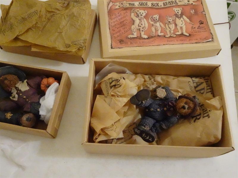  Boyd Bears & Friends Shoe Box Bears Elias the Elf Miles Gobble w/box packing
