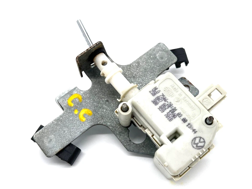 Actuador de liberación de puerta de llenado de combustible AUDI TT MK1 QUATTRO 2000-2006 8N7862159A OEM Foto 2 de 4