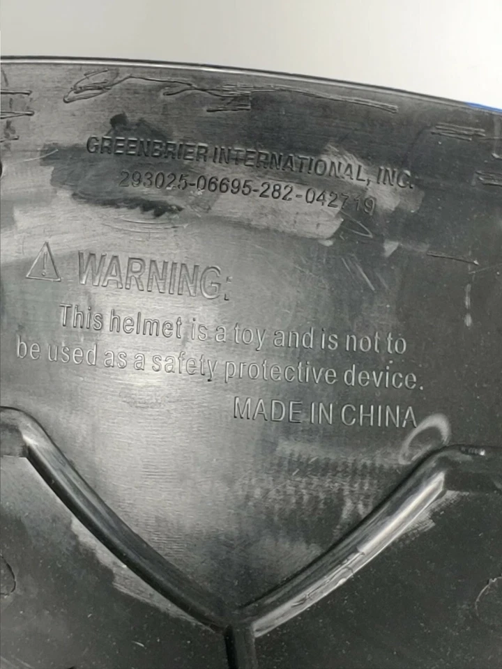 Greenbrier International Hard Shell Scary Mystery Face Mask Good  - Image 4 of 4