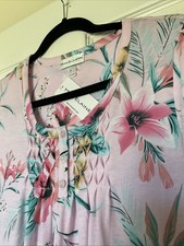 Miss Elaine Women s Small Short-Sleeve Nightgown/ Tropical Floral Pattern NWT