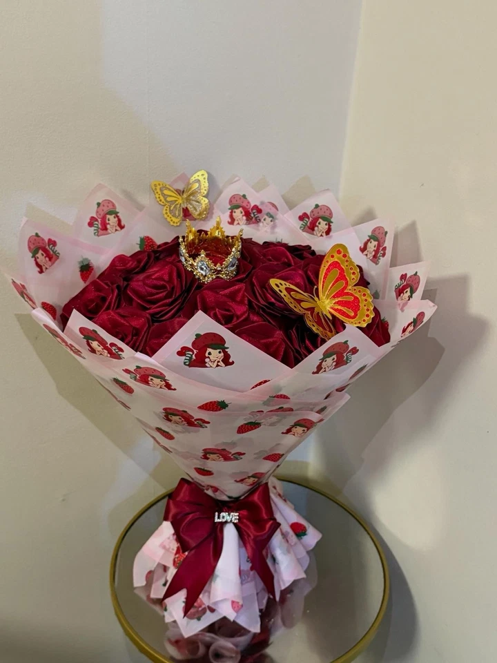 Rosas Eternas Hechas a Mano 100% No te pierdas en 30 Rosas Crine y Mariposas Foto 3 de 3