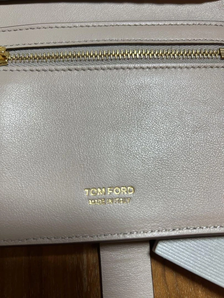 TOM FORD Cartera Doble Plegable Cuero Beige Ranuras para Tarjetas Bolsillo para Monedas Usado Foto 3 de 4