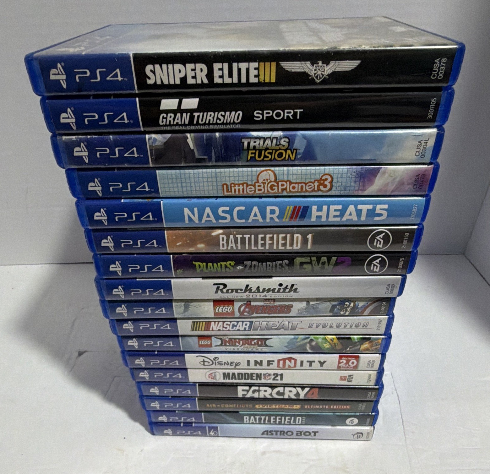 Ps4 game Lot of 17 Games: LEGO Avengers, Disney Infinity, Battlefield