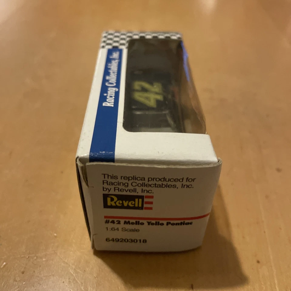 1991 Revell/Racing Collectibles Kyle Petty #42 Mello Yello 1:64 NIB - Image 4 of 4
