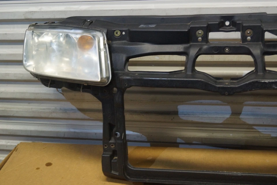 00 01 02 03 04 2005 VOLKSWAGEN JETTA GTI 1999 SOPORTE RADIADOR CON FARO OEM Foto 3 de 4