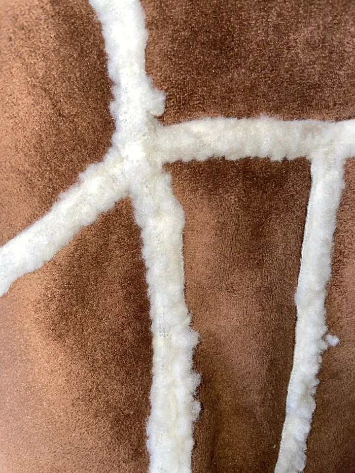 Usado en Excelente Condición Niña COMPAÑÍA NIÑOS Marrón Gamuza Sherpa Abrigo y Sombrero 14 16 Foto 4 de 4