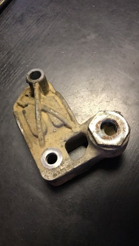 Mercedes-Benz E (W211) Stabilisator Buchse Halter vorne A2113231226