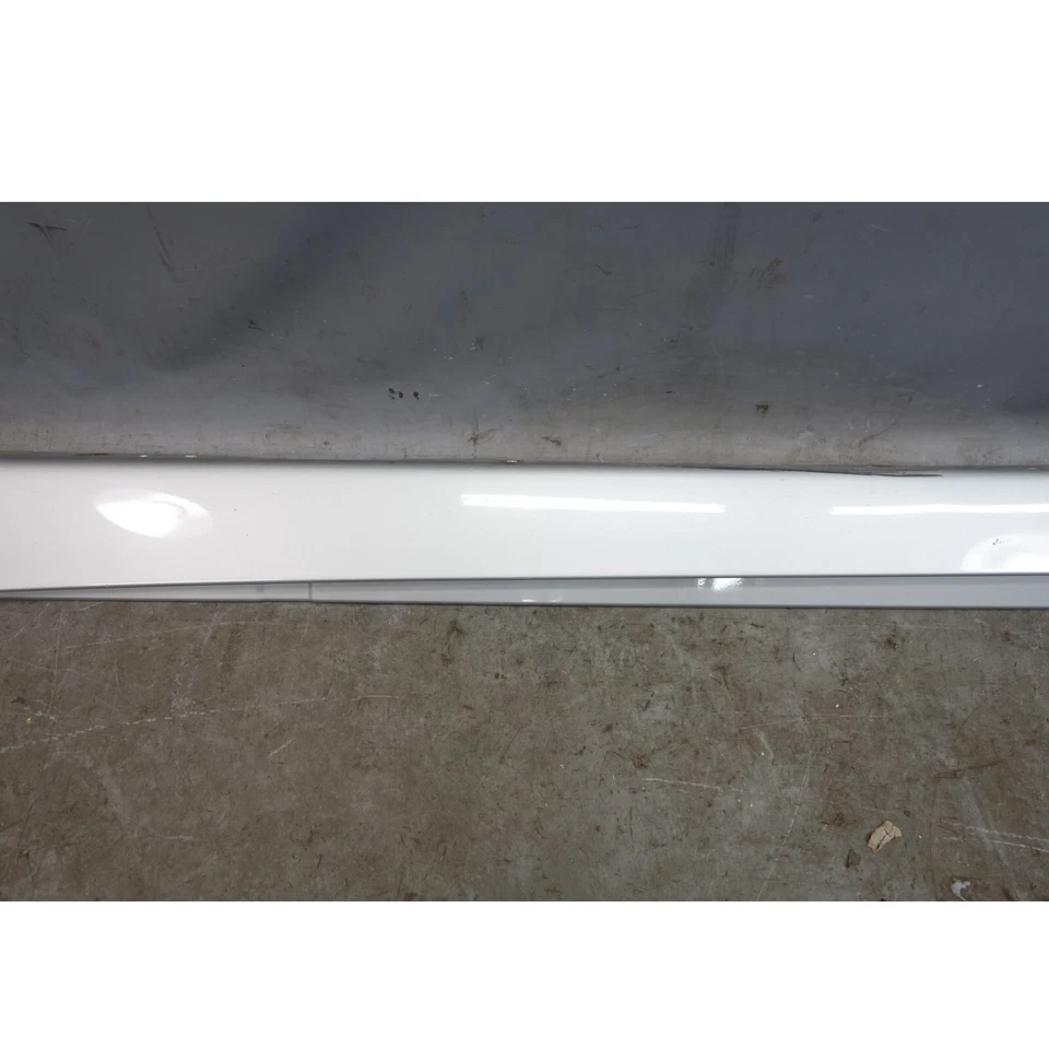 Panel basculante faldón lateral izquierdo plateado BMW F34 serie 3 Gran Turismo GT 14-19 FABRICANTE DE EQUIPOS ORIGINALES Foto 3 de 4