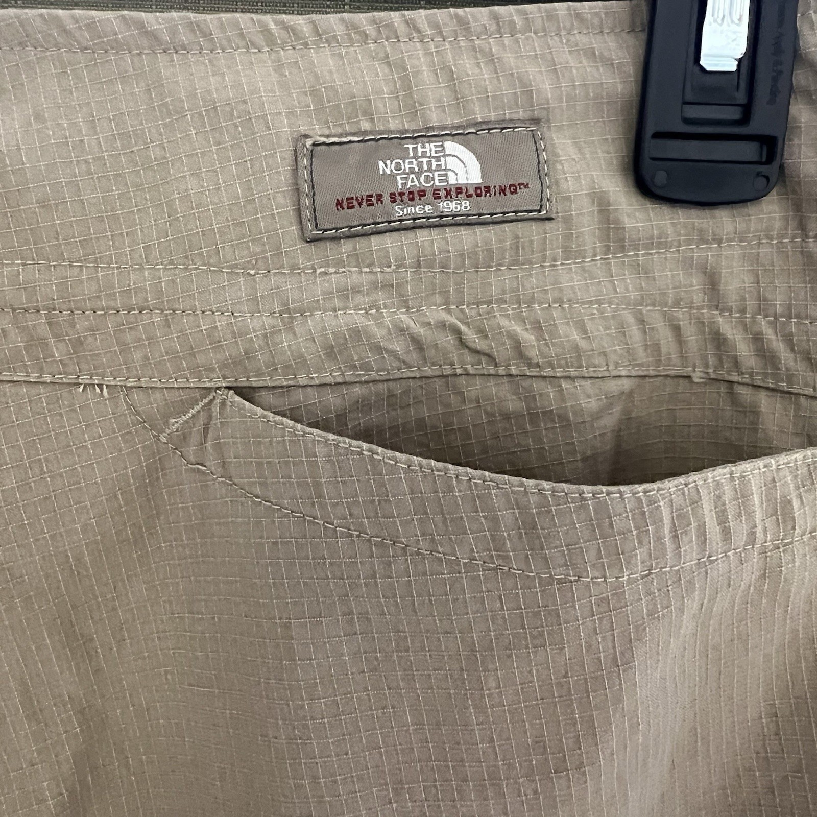 The North Face Women's Cargo Capri Brown Pants Size 8 thumbnail 6