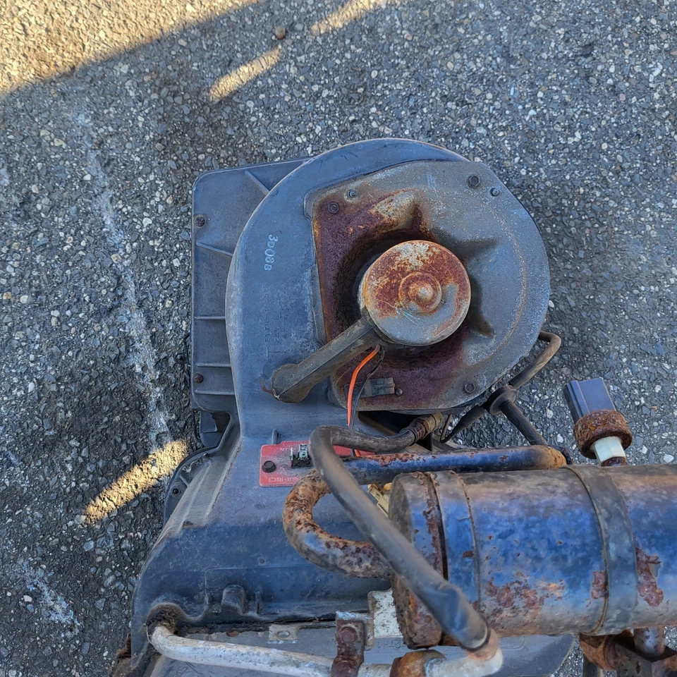 1980-1986 F100 F150 F250 F350 BRONCO AIRE ACONDICIONADO CAJA CALENTADOR BAJO TABLERO NÚCLEO Conde Foto 4 de 4