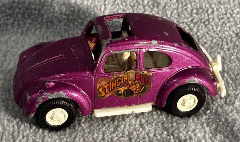 Vintage TootsieToy Stingin’ Bug VW Beetle Magenta Diecast Car Chicago USA 1970s