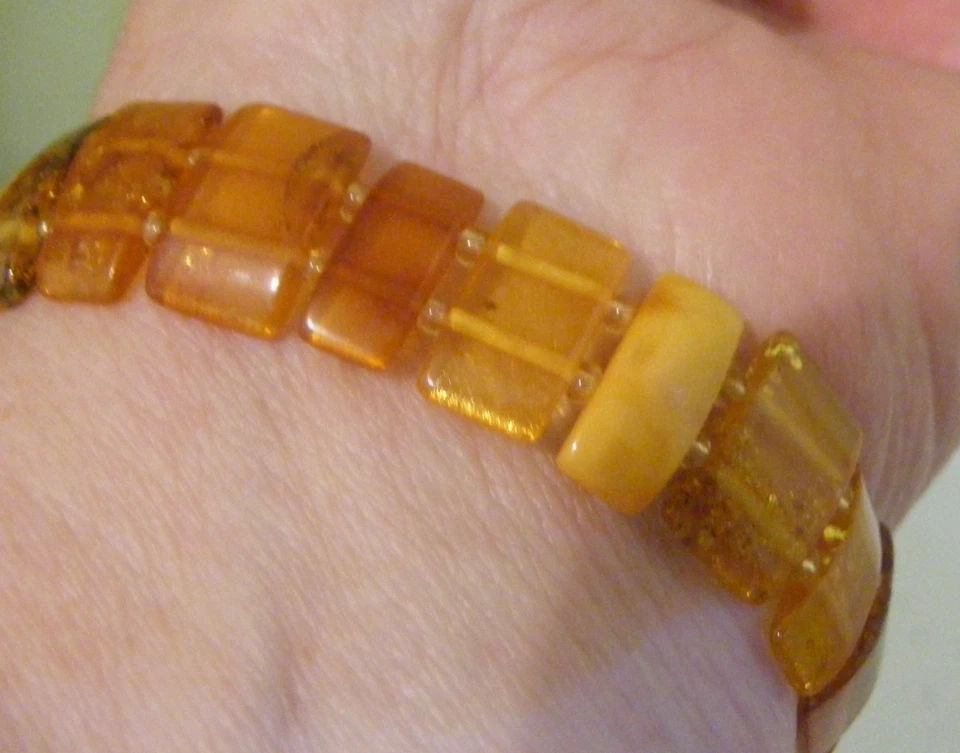 Vintage amber bracelet elasticated bracelet yellow egg yolk & orange shades - Image 2 of 4