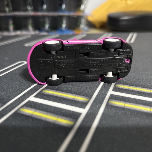 Jada / Majorette Pink Slips 2024 - Porsche 911 Carrera S - Pink & White LOOSE - Picture 9 of 9
