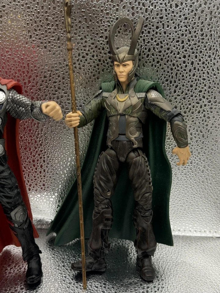Figuras de acción Marvel Select Thor Loki 2011 Diamond Select Toys Avengers película Foto 3 de 4