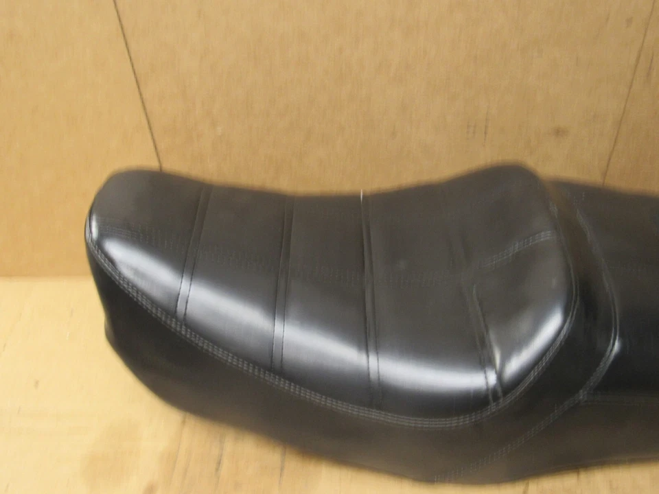 Sillín Honda CB1000c 1983 asiento de diez velocidades 77100-MG1-000 Foto 4 de 4