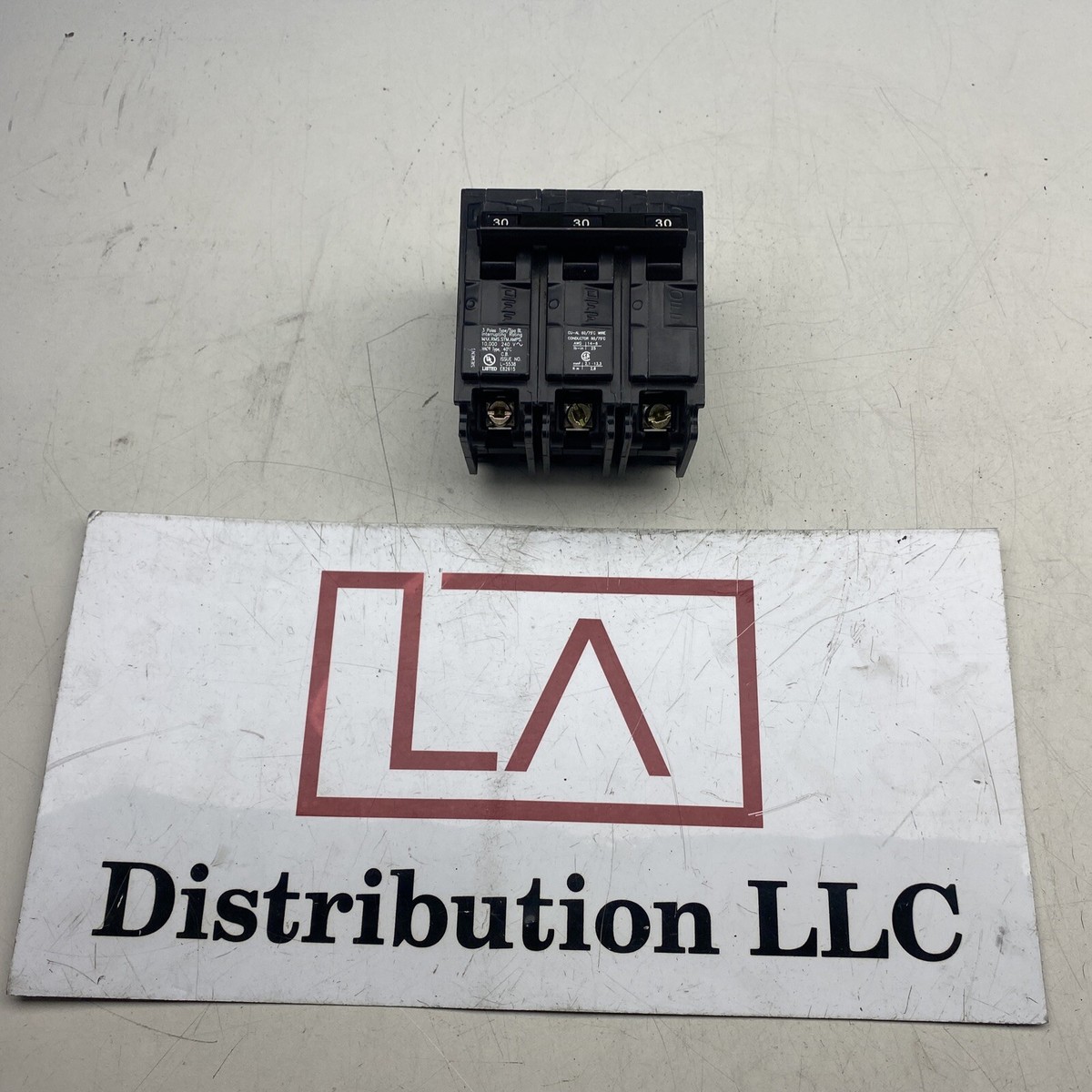 NEW PULL OUTS) Siemens 3 Pole 240V Breaker L-5538 E82615 | eBay