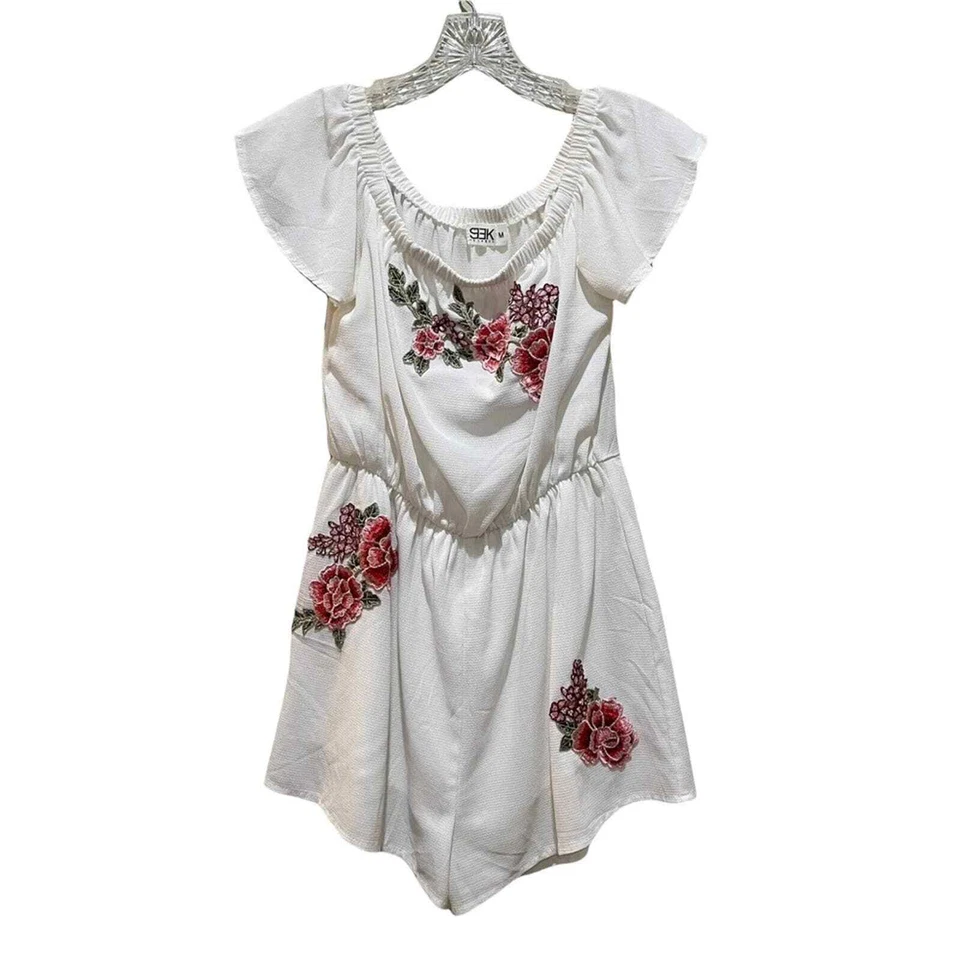LF Seek the Label Off Shoulder Rose Embroidered Romper White Size Medium - Image 2 of 4