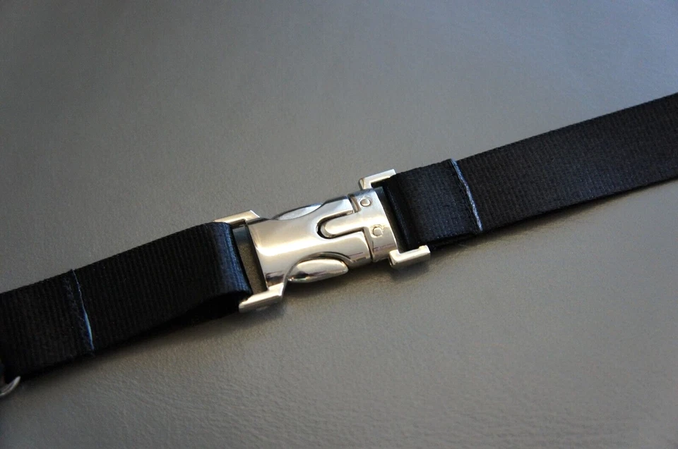 Genuine Mercedes-Benz Nylon Lanyard Remote Key Fob ID Card Neck Strap B66956231 Foto 3 de 4