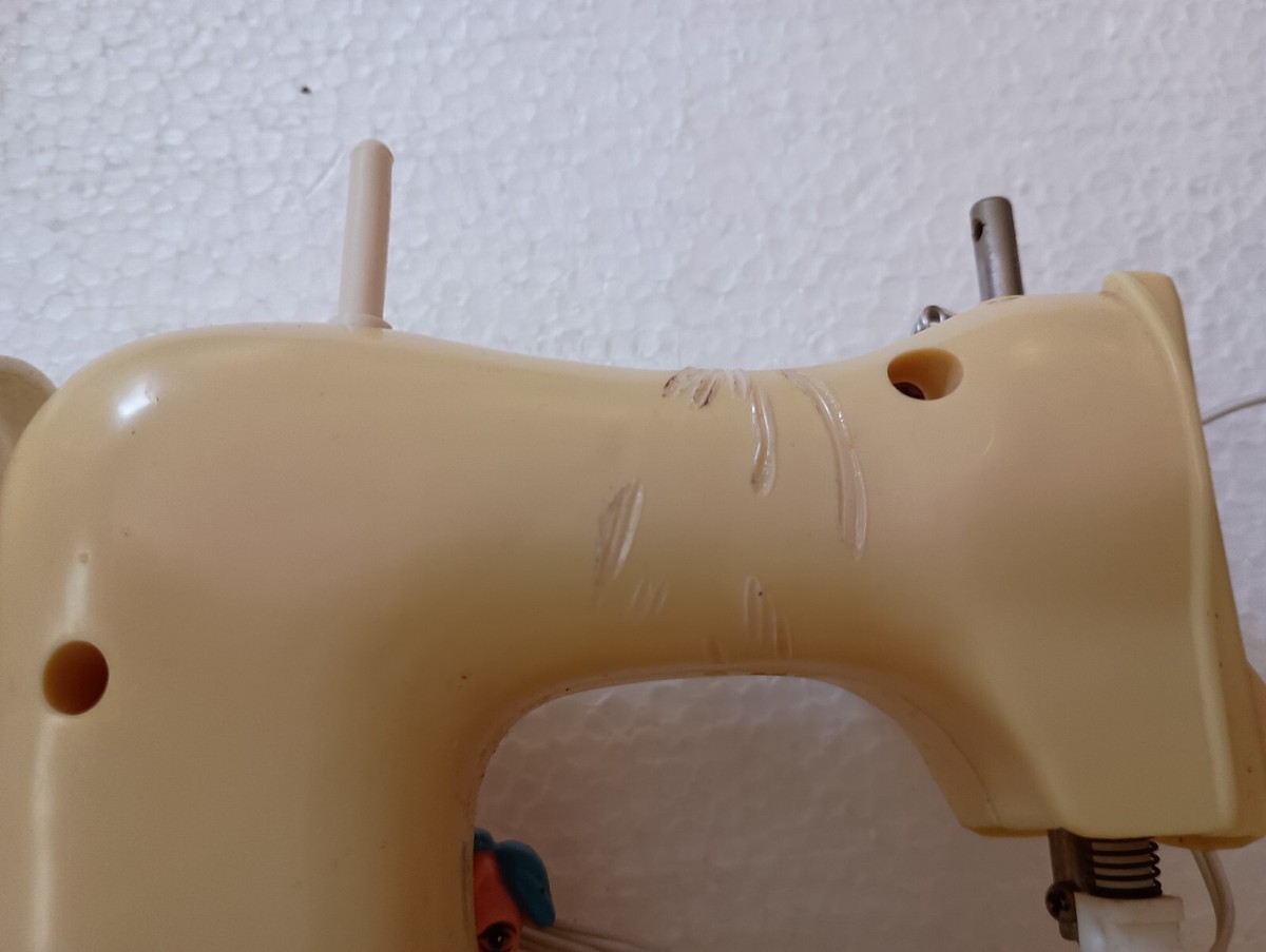 Vintage 1984 My Little Pony Sewing Machine W/ Lights Works TESTED