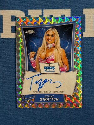 2025 WWE Topps Chrome Tiffany Stratton Chrome On-Card Auto Geometric Refractor