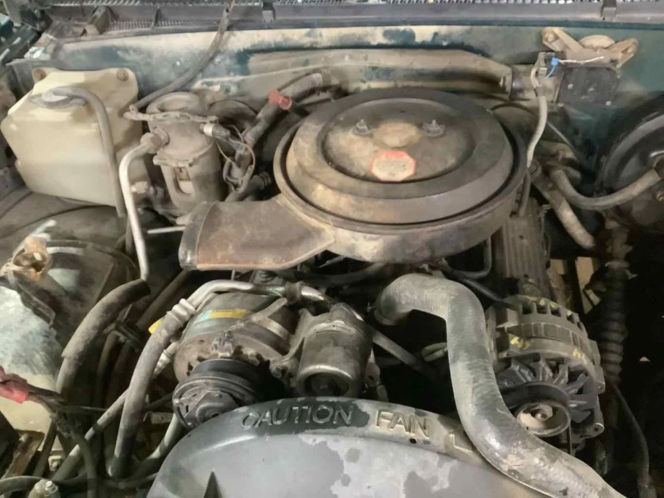 Used Engine Complete Assembly fits: 1995 Chevrolet 2500 PICKUP 8-305 5.0L VIN E - Image 4 of 4