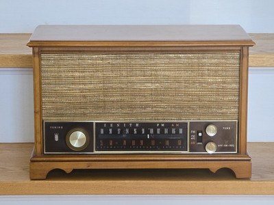 Vintage Zenith S-58040 Mid Century Long Distance AM FM Tube Radio