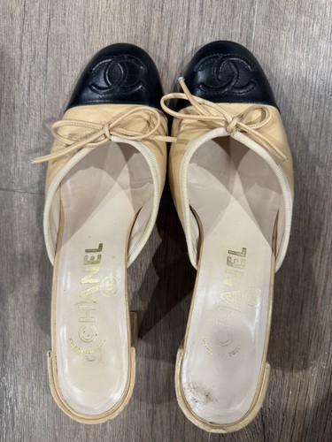 CHANEL Beige Black Cap Toe Bow Logo Leather Ballet Flats Women's Size 36