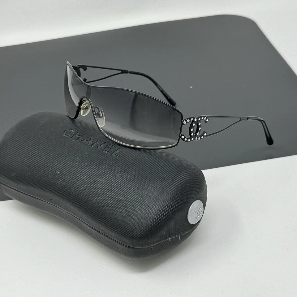 香奈儿太阳镜盾牌遮阳水钻 CoCo 标志黑色 4072 渐变 — 第 2/4 张图片