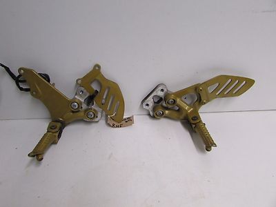 Suzuki GSXR600 GSXR 600 K9 2009 Paar pulverbeschichtete Kleiderbügel und Fußstifte