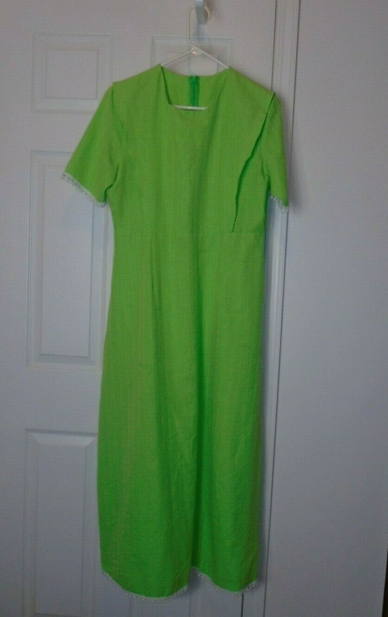 green emerald velvet dress Amazon.com: NSPSTT Pioneer Dress Women Amish Costume Green Floral Prairie  Dress with Lace Capelet Colonial Outfit 4 Pcs Set,Size S : Clothing, Shoes  & Jewelry