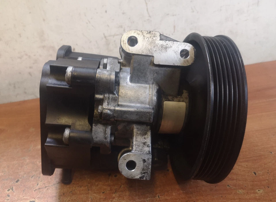 MERCEDES-BENZ C220 2010 W204 CDI BOMBA DE DIRECCIÓN ASISTIDA Foto 3 de 4