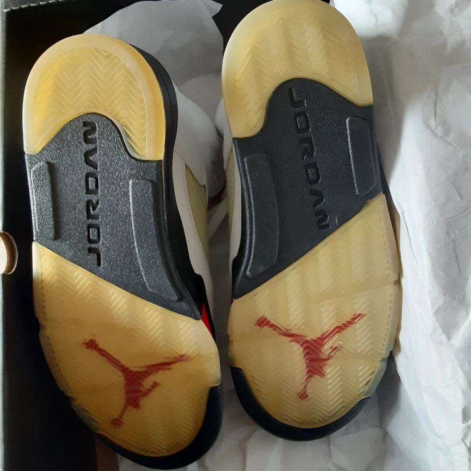 2008 new Air Jordan Retro 5 Countdown Pack 2008 mens Size 8 - Image 4 of 4