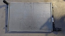 Kühler Wasserkühler 3C0121253R VW Passat Variant 2.0 TDI Bj 2007 3C/3CC 2001802