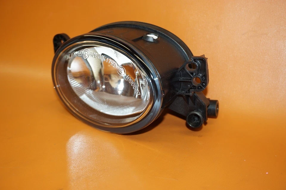 MERCEDES BENZ ML350 FOG LIGHT RIGHT PASSENGER 2006 2007 2008 2009 A169 820 1656 - Image 3 of 4