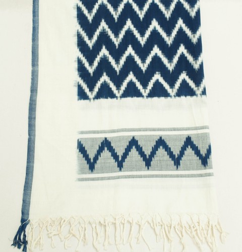 Sushila stola lunga vintage bianco sporco e blu Dupatta telaio a mano puro cotone Ikat - Foto 7 di 9
