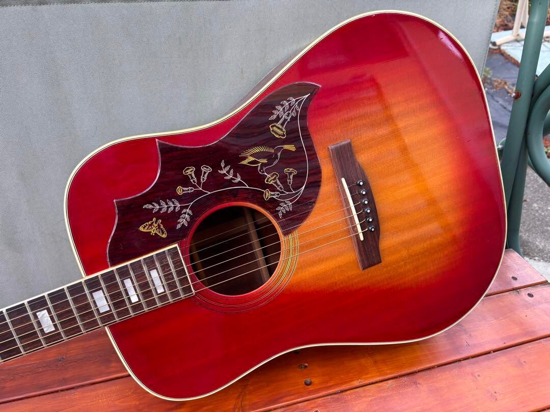 Jumbo Hummingbird Acoustic Guitar Red Sunburst Japan Vintage 70s