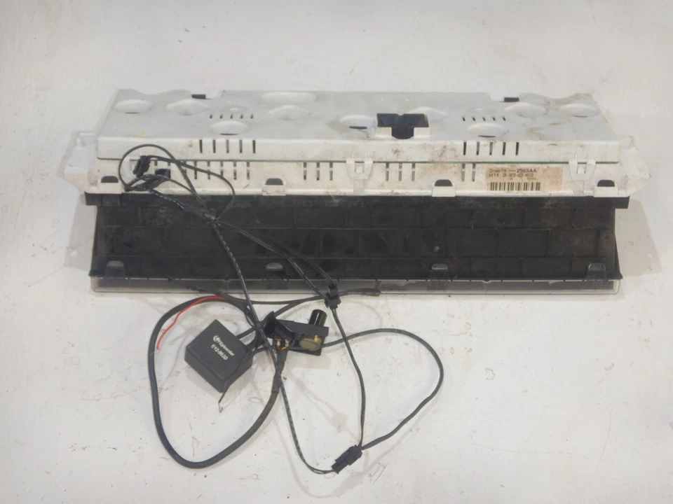 Cuadro de instrumentos velocímetro Jeep Grand Cherokee ZJ 96-98 56042593AA Foto 3 de 4