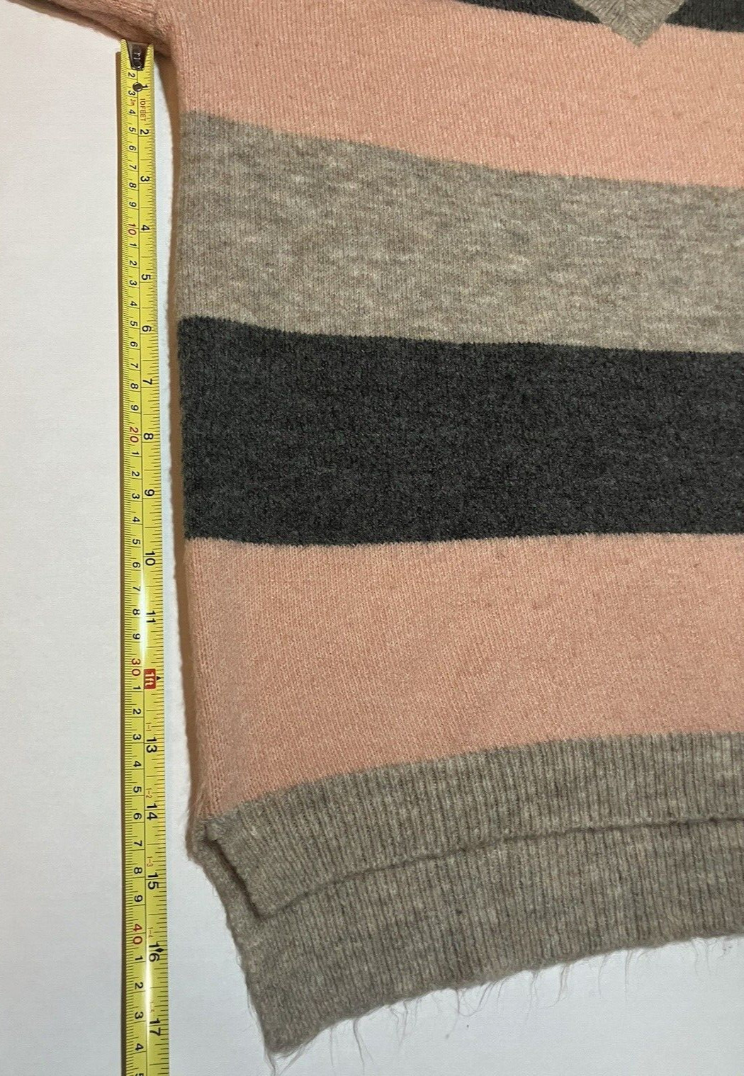 Macaron multicolor v neck oversized pullover card… - image 5