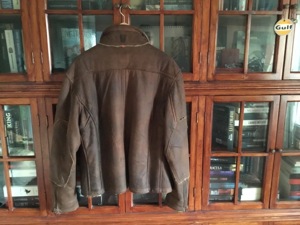 BLOUSON TYPE BOMBERS VINTAGE DE COULEUR  MARRON CHOCOLAT DE HUGO BOSS TAILLE XL. - Photo 2/4