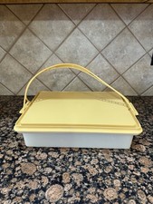 Tupperware Vintage Cake Carrier 684-8 Yellow Gold with Handle