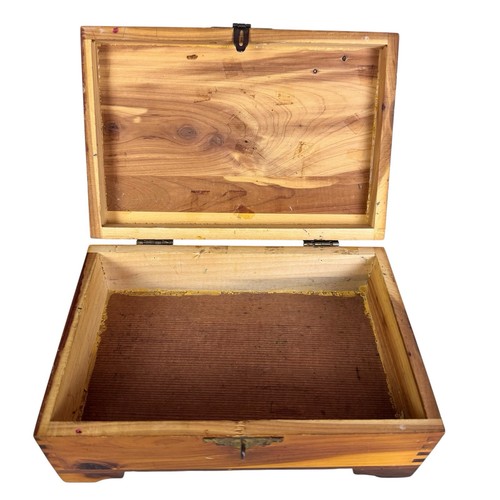 Vtg Cedar Wood Jewelry Trinket Stash Storage Box Hills Village Church - Picture 3 of 7