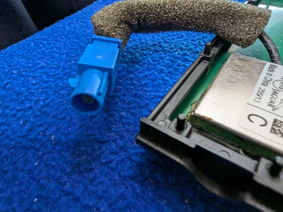 Amplificador de antena de techo interior trasero Jaguar xk XJ XJL 10-19 AW9319C089CB fabricante original Foto 3 de 4