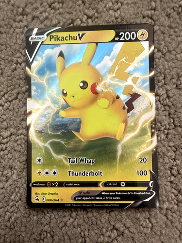 Pokémon TCG Pikachu V Fusion Strike 086/264 Holo Ultra Rare - Picture 1 of 2