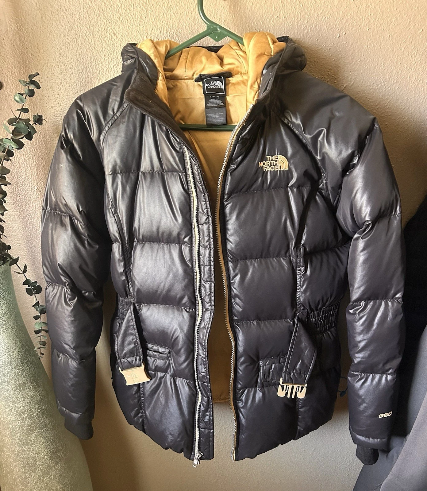 Girls Size Large 14/16 Northface Puffy Jacket With Belt
