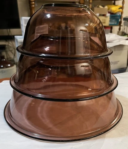 EUC Vintage Pyrex Cranberry Amethyst Glass Nesting Mixing Bowl Set 322 323 325