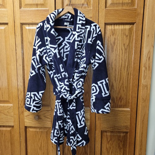 Victoria s Secret Pink Robe Size M L Fleece Black White Logo Spellout victoria-s-secret-pink-robe-size-m-l-fleece-black-white-logo-spellout
