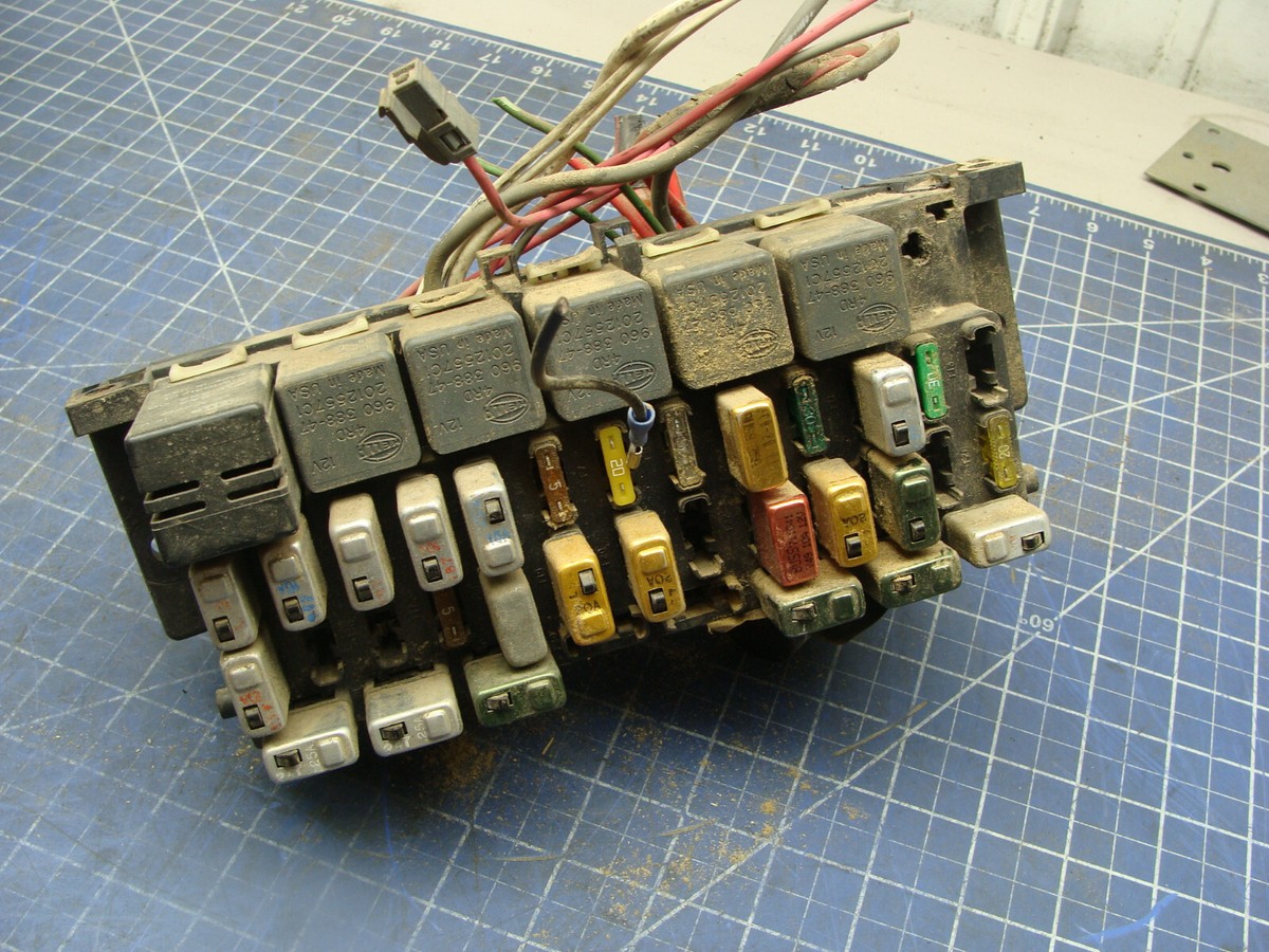 2007 INTERNATIONAL 8100 FUSE BOX (NO COVER) | eBay