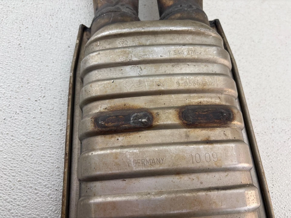 Silenciador resonador de escape central BMW 535i/535xi 2008-2010 OEM 7544271 Foto 4 de 4