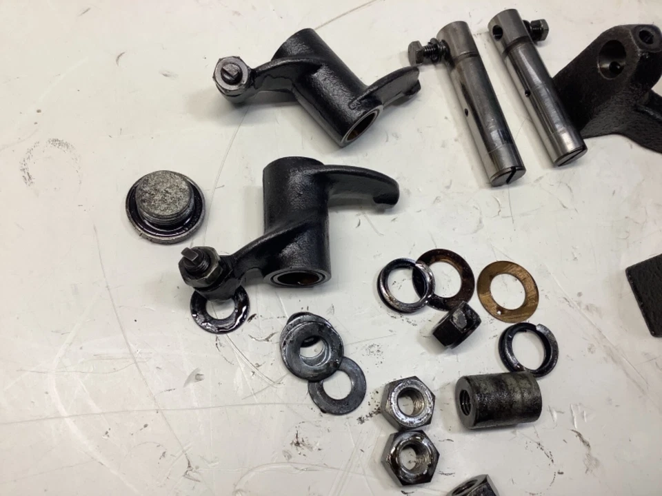 Moto Guzzi 1975 850T 850 Right Side  Engine Valve Rocker  Tappet Adjuster Lot Foto 3 de 4