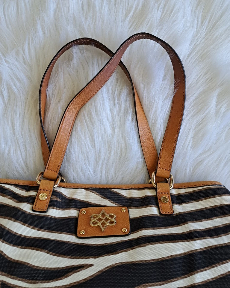 OFERTA. Bolso Lg Antonio Melani $200 ribete cuero Foto 4 de 4